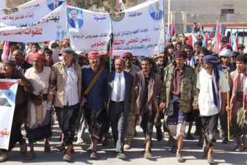 مسيرة جماهيرية في عتق احتفاء بانتصارات القوات الجنوبية