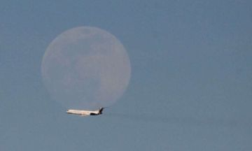 فنزويلا في عزلة جوية بعد وقف شركات الطيران الأجنبية رحلاتها إليها