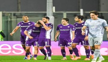 فيورنتينا يحقق فوزه الأول في الدوري الإيطالي بخماسية في أودينيزي