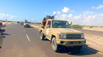 حادثة دهس جديدة في شبوة.. طقم عسكري يدهس عددا من العمال ويصيبهم بجروح