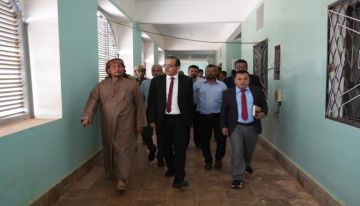 وزير الصحة ومحافظ سقطرى يقفان على المرافق الصحية في الارخبيل وزير الصحة ومحافظ سقطرى يقفان على المرافق الصحية في الارخبيل