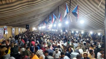 أبناء وادي حضرموت يواصلون اعتصامهم بسيئون لليوم الرابع أبناء وادي حضرموت يواصلون اعتصامهم بسيئون لليوم الرابع