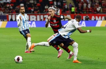 فلامنغو يهزم بيراميدز ويتأهل لنهائي كأس القارات للأندية فلامنغو يهزم بيراميدز ويتأهل لنهائي كأس القارات للأندية