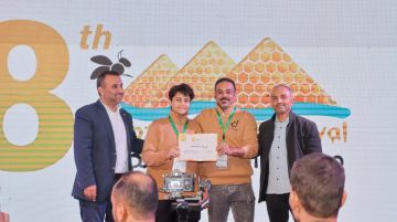  لمسات حضرمية تحرز المستوى الذهبي في مسابقة أفضل عسل سدر يمني ضمن مهرجان العسل المصري