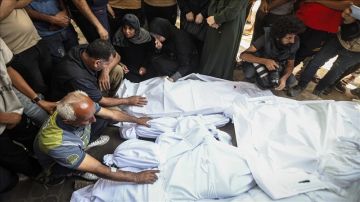 استشهاد ثلاثة فلسطينيين في قصف صهيوني على بلدة بيت لاهيا شمالي غزة