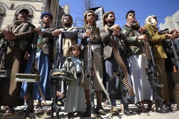 الحوثيون يدفعون بتعزيزات عسكرية نحو الضالع وتعز