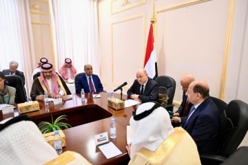 العليمي: الإجراءات الأحادية للانتقالي تمثل تقويضا لسلطة الحكومة وتهديدا خطيرا للاستقرار