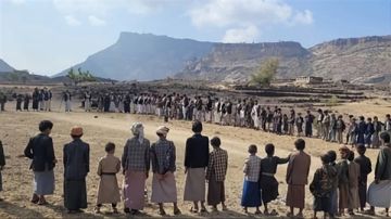 مليشيا الحوثي تنفذ تدريبات مسلحة للأطفال في مديرية الحيمة الخارجية بصنعاء مليشيا الحوثي تنفذ تدريبات مسلحة للأطفال في مديرية الحيمة الخارجية بصنعاء