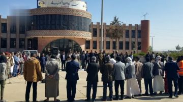 وقفة بفرع شركة النفط في ذمار تأكيدا على ثبات الموقف المساند للشعب الفلسطيني وقفة بفرع شركة النفط في ذمار تأكيدا على ثبات الموقف المساند للشعب الفلسطيني