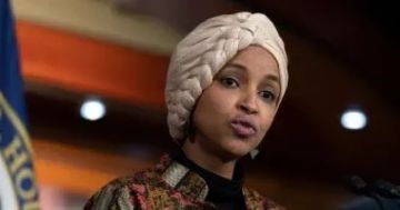 بعد وصفه لها بـ القمامة.. هجوم حاد من إلهان عمر على ترامب