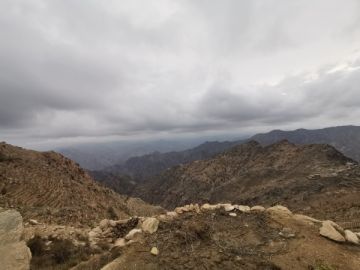 طقس اليمن خلال 24 ساعة المقبلة...أمطار متفرقة في الجبال ورياح قوية في باب المندب طقس اليمن خلال 24 ساعة المقبلة...أمطار متفرقة في الجبال ورياح قوية في باب المندب