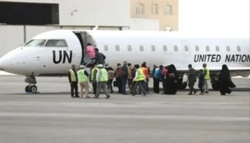 وفد حوثي تغادر مطار صنعاء إلى مسقط.. بينها قيادي مشمول بالعقوبات الأمريكية (الأسماء)