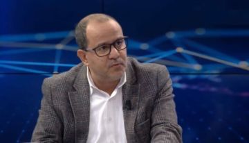 مستشار علي محسن الأحمر : ما حدث في حضرموت كان بضوء أخضر سعودي مستشار علي محسن الأحمر : ما حدث في حضرموت كان بضوء أخضر سعودي