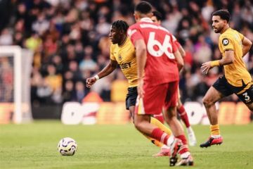 ليفربول يتقدم على وولفرهامبتون 2-0 في الشوط الأول بالدوري الإنجليزي 2025-26