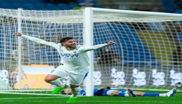 دوري روشن السعودي.. الهلال يضيق الخناق على الصدارة بفوز ثمين أمام الخلود