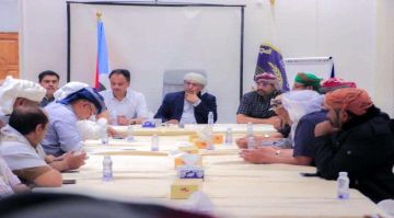 الكثيري يلتقي بعدد من مشايخ قبيلة يافع بمديرية القطن ويشيد بدورهم في تأمين المديرية ودعم جهود تحرير الوادي الكثيري يلتقي بعدد من مشايخ قبيلة يافع بمديرية القطن ويشيد بدورهم في تأمين المديرية ودعم جهود تحرير الوادي