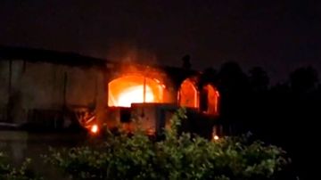 مصرع 25 شخصا في حريق اندلع بمبنى في الهند