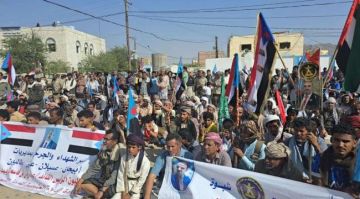 مهرجان جماهيري حاشد في بيحان احتفاء بانتصارات القوات الجنوبية والمطالبة بإعلان دولة الجنوب مهرجان جماهيري حاشد في بيحان احتفاء بانتصارات القوات الجنوبية والمطالبة بإعلان دولة الجنوب