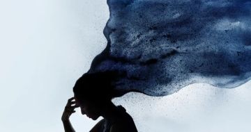 اضطرابات بلا عنف: كيف تخفي النساء صراعاتهن النفسية أكثر من الرجال؟ اضطرابات بلا عنف: كيف تخفي النساء صراعاتهن النفسية أكثر من الرجال؟