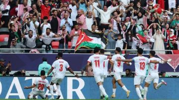 بثلاثية.. منتخب الأردن يفوز على الكويت ويتأهل لربع نهائي كأس العرب