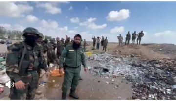 تأكيدا لسيادة القانون.. السلطات في عدن تدمر أكثر من 1700 قارورة خمر تأكيدا لسيادة القانون.. السلطات في عدن تدمر أكثر من 1700 قارورة خمر