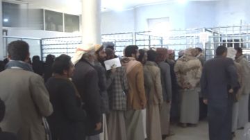 تدشين صرف المساعدات النقدية لأكثر من 16 ألف أسرة فقيرة في عمران تدشين صرف المساعدات النقدية لأكثر من 16 ألف أسرة فقيرة في عمران