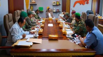 لملس يترأس اجتماعا أمنيا لمناقشة المستجدات وتعزيز الجاهزية لملس يترأس اجتماعا أمنيا لمناقشة المستجدات وتعزيز الجاهزية