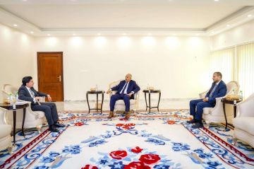 الرئيس الزبيدي يشدد على أهمية مضاعفة الجهود لتحسين خدمات المياه والصرف الصحي