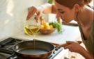 7 أخطاء شائعة في المطبخ قد تكون سببا سريا لارتفاع مستويات الكوليسترول