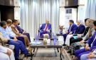 الرئيس الزبيدي يستقبل وفدا من أبناء المهرة ويجدد دعمه لتمكين أبناء المحافظة من إدارة شؤونهم