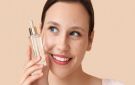 لبشرة مشعة بالنضارة.. إليك أفضل (أمصال الهيالورونيك الأسيد) في 2025