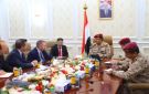مباحثات في عدن بين وزير الدفاع وكبير المستشارين العسكريين البريطانيين