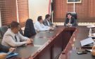 نائب وزير المياه والبيئة يناقش مع أمين عام محلي المهرة أوضاع قطاع المياه والبيئة في المحافظة