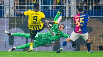 بوروسيا دورتموند يودع دوري الأبطال رغم فوزه على برشلونة بوروسيا دورتموند يودع دوري الأبطال رغم فوزه على برشلونة