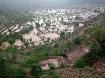 مأساة في إب .. الإهمال يقتل طفلا بصعقة كهربائية وسط غضب الأهالي مأساة في إب .. الإهمال يقتل طفلا بصعقة كهربائية وسط غضب الأهالي