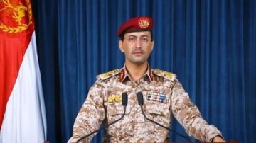 القوات المسلحة اليمنية تهاجم هدفا صهيونيا في يافا ومدمرتين أميركيتين في البحر الأحمر