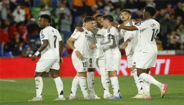تأكد غياب سداسي الريال عن الكلاسيكو.. ونقطة وحيدة تنتظر الحسم تأكد غياب سداسي الريال عن الكلاسيكو.. ونقطة وحيدة تنتظر الحسم