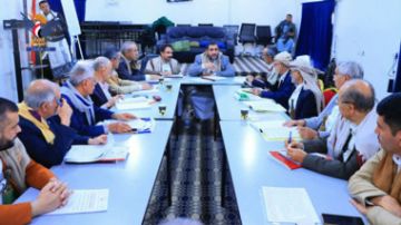 محلي صنعاء يناقش تقريري رئيس المجلس والهيئة الإدارية محلي صنعاء يناقش تقريري رئيس المجلس والهيئة الإدارية