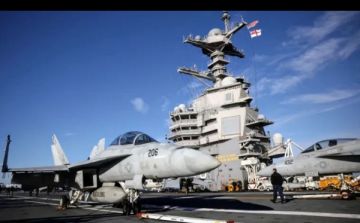 سقوط مقاتلة أميركية ثانية بالبحر الأحمر من حاملة الطائرات ترومان سقوط مقاتلة أميركية ثانية بالبحر الأحمر من حاملة الطائرات ترومان