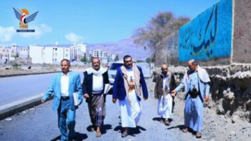 محافظ صنعاء يتفقد العمل بمشروعي شق وسفلتة شارع الثلاثين ومدرسة النصر الوحدوي محافظ صنعاء يتفقد العمل بمشروعي شق وسفلتة شارع الثلاثين ومدرسة النصر الوحدوي