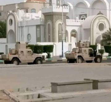 الانتقالي ينشر دبابات ومدرعات في ساحة العروض بعدن منعا لمظاهرة تطالب بالكشف عن مصير الجعدني الانتقالي ينشر دبابات ومدرعات في ساحة العروض بعدن منعا لمظاهرة تطالب بالكشف عن مصير الجعدني