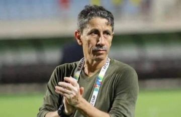 مدرب عمان يشيد بالروح القتالية لفريقه مدرب عمان يشيد بالروح القتالية لفريقه