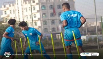 منتخب الشباب يجري تدريبات صباحية لرفع الجانب اللياقي والبدني منتخب الشباب يجري تدريبات صباحية لرفع الجانب اللياقي والبدني