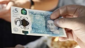 الجنيه الإسترليني يواصل استقراره أمام الجنيه المصري اليوم الأحد 20 يوليو 2025.. تعرف على الأسعار في البنوك المصرية الجنيه الإسترليني يواصل استقراره أمام الجنيه المصري اليوم الأحد 20 يوليو 2025.. تعرف على الأسعار في البنوك المصرية