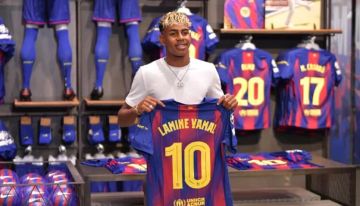 يامال يوقع عقود التجديد مع برشلونة.. ويحصل على قميص ميسي يامال يوقع عقود التجديد مع برشلونة.. ويحصل على قميص ميسي