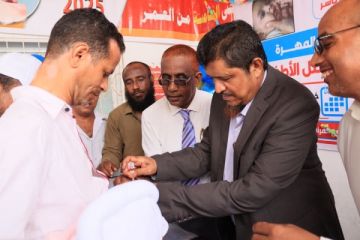 تدشين حملة التحصين ضد شلل الأطفال بالمهرة 