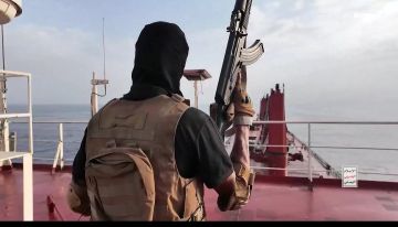 خلال أيام.. القوات اليمنية تعلن إغراق ثاني سفينة إسرائيلية ردا على انتهاك الحظر خلال أيام.. القوات اليمنية تعلن إغراق ثاني سفينة إسرائيلية ردا على انتهاك الحظر