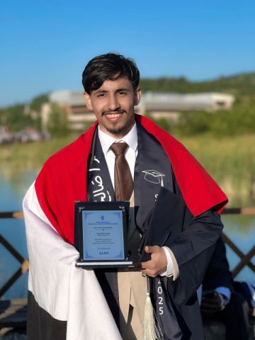 طالب يمني يتصدر دفعته في الهندسة المدنية بجامعة تركية