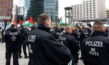 الشرطة الألمانية توقف متظاهرين في برلين خلال مظاهرة مؤيدة لفلسطين