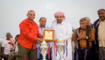 نادي أهلي عدن يكرم إدارة نادي وحدة الحامي بمحافظة حضرموت نادي أهلي عدن يكرم إدارة نادي وحدة الحامي بمحافظة حضرموت